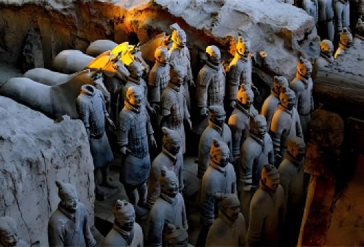 【8-15人团】兵马俑+丽山园+铜车马+千古情/驼铃一日游【[纯玩无购物]全程不进购物店、餐购店、真纯玩;赠汉服体验+妆造+亲子手作兵马俑DIY!】