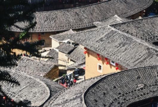 龙岩出发包车9小时一日游|打卡永定土楼高北土楼群+洪坑土楼群【包车一日内无缝衔接高北与洪坑，深度游览具有代表性的经典土楼建筑】