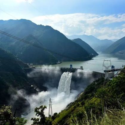 二滩+昔格达村+太阳湖公园+红格温泉日游【2人起订小包团】