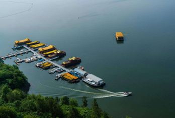 皖西大裂谷+万佛湖风景区一日游【1-6人自由行|赠讲解服务】【攀大裂谷悬崖峭壁，游万佛湖风光无限。】