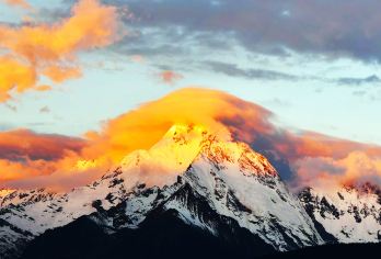 香格里拉+梅里雪山一日游【早餐福利+旅拍+8人小团+含衣氧】【[品质纯玩]不进购物店，无任何强制消费，行程配备防寒服+氧气瓶免费使用，出行体验更佳】