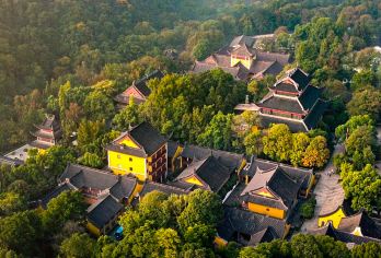 【赏秋·私家团】灵隐寺+飞来峰含门票文史大咖2H深度精讲【[文化解码]拒绝走马观花！专业讲师带您 破译冷泉崖壁的梵文密语】