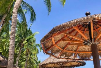 中国海南三亚深度体验三亚西部人文与自然【专车一对一接待】【领略天涯海角的浪漫传说、南山海上观音的庄严壮观，以及在椰梦长廊的椰林沙滩中放松身心】