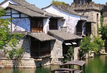 浙江嘉兴博物馆+盐官旅游度假区+月河历史街区一日游可英文服务【可提供英文及小语种导游服务-往返接送-可选导游-可代订门票】