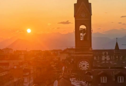 意大利都灵市区打卡网红景点-可多日意大利全境包车--包车精选【包车一日游，解锁旅行新方式！独立车辆配备经验丰富的老司机，为您量身打造专属行程。】