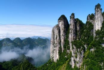 恩施大峡谷1日游【七星寨+云龙地缝+地面缆车+景交+导游】【咨询领优惠券[提前含必消]地面缆车+景区换乘车，必消项提前含。】