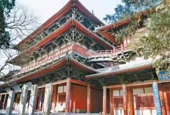 隆兴寺半日游【深度趣讲】 隆兴寺拼团1.5H深度精讲无线耳麦【[精致团]含防蹭听耳麦，人少不拥挤，告别嘈杂~】