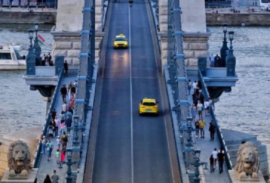 匈牙利布达佩斯多瑙河观光-赛切尼温泉浴场-布达城堡-包车私享【专业行程定制，精选热门景点，高效游玩不走回头路，贴心服务保障，轻松】