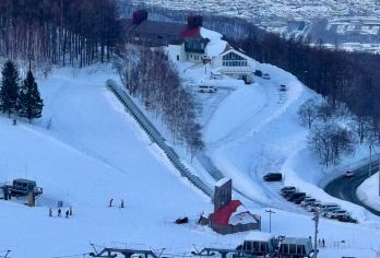 北海道手稻滑雪场一日游-中文小团/私教-酒店接送【背靠大山，面朝大海，森林滑行，有山有海、有雾凇有城景】