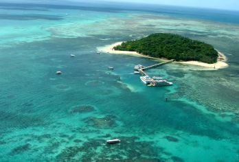 凯恩斯-火箭号绿岛半日游【走上绿岛的碧海绿林，享受的碧绿之旅】