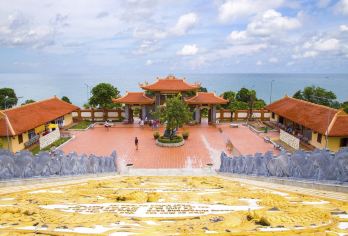 珍珠养殖场+护国寺+圣保罗海滩+富国岛监狱【中文导游+午餐】【享受富国市中心便捷的酒店接送服务——轻松无忧】