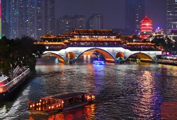 成都三星堆+杜甫草堂+人民公园+夜游锦江一日游/可选英文导游【专车接送|行程可调|可定制行程】