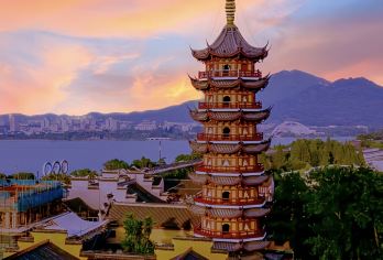 南京博物馆+美龄宫+梧桐大道+明孝陵+音乐台+中山陵一日活动G【全程中文/英文/俄语/小语种服务，沟通无障碍，景点可调,多种车型可选】