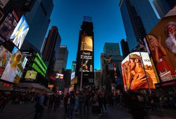 美国纽约地标打卡/自由女神-时代广场-华尔街等/ vip包车【包车一日游，解锁旅行新方式！独立车辆配备经验丰富的老司机，为您量身打造专属行程。】