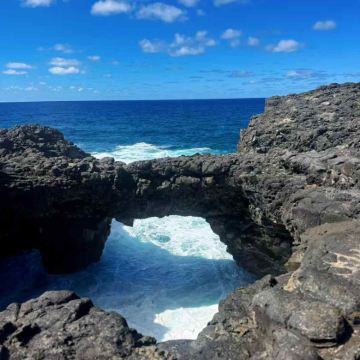 毛里求斯鹿洞火山口+圣水湖+自然桥+蓝湾一日游