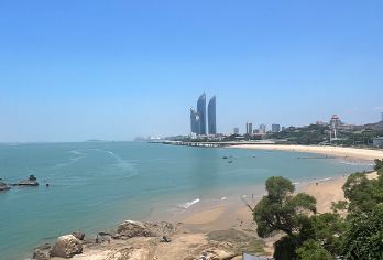 厦门一日游私家团【海上看金门+环岛路+胡里山炮台+含素斋】【金年无忧行，专属配置让爱延续 致力于为每位游客朋友提供舒适、安全、贴心的服务】