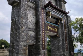 江西南昌梅岭古镇+安义古村+双子塔一日游可英文服务【可提供英文及小语种导游服务-往返接送-可选导游-可代订门票】