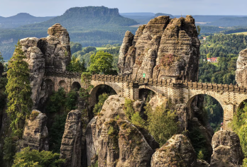 捷克 瑞士国家公园波希米亚/萨克森瑞士公园/可选徒步/纳尼亚【探索波希米亚和萨克森瑞士国家公园，感受这里的大自然景色，并在旅程中品尝当地美食】