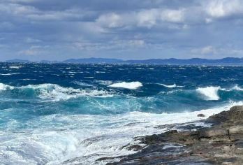日本和歌山市贵志白滨温泉千叠敷三段壁一日游特色电车体验【天天发班 4人即发，避开观光客，深入感受白滨小众旅行。】