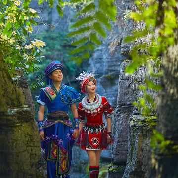 恩施梭布垭石林景区一日游【直通车专线丨可选宣恩夜景丨纯玩团】