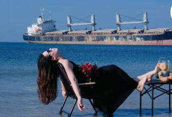 威海火炬八街+布鲁维斯号等精华景点纯玩拍照打卡漫步一日游【送海鸥食天鹅食+沉船拍摄道具使用】