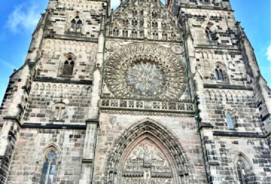 圣洛伦茨教堂＋玩具博物馆＋丢勒故居【纽伦堡城堡旁的时光穿梭】【史海引航，匠心解读：穿行与一街一巷，探寻一砖一瓦中历史痕迹，沉浸式体验文化。】