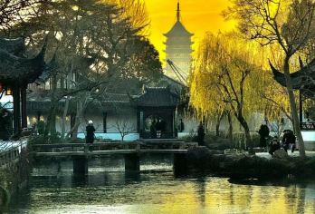 苏州狮子林+寒山寺+山塘街一日游【韵味苏州、品质纯玩】【[品质保障]专注服务，承诺无购物、无强制消费，真纯玩无套路出游更放心】