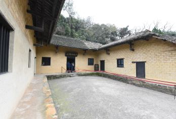 【长沙包车往返】毛主席故居+韶山花明楼+刘少奇故居1日活动【品质出游】