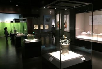 云南大理：古城发呆与洱海下午茶【中文司机】