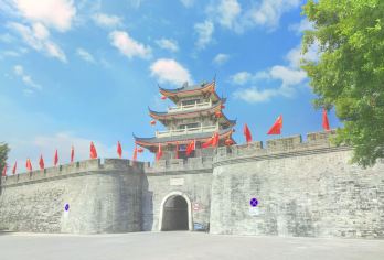 潮州古城+广济桥+牌坊街+开园寺深度历史人文一日游【快速服务，保障出行，专业老司机。】