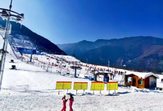 甘肃兰州兴隆山滑雪场一日游【兰州兴隆山滑雪场直通车1日游】【兰州市受欢迎的滑雪场之一】