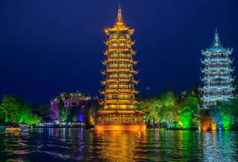 桂林+靖江王府+芦笛岩+两江四湖夜游【市区接送/英文司导】【一价门票全含，无自费景点，无强制消费！专业外语导游及多年经验老司机带队，客服24h1对1服务。】