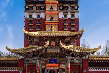 兰州往返：拉卜楞寺+桑科草原+甘加秘境一日游【拉卜楞寺：藏传佛教格鲁派的重要寺院，以其独特的建筑风格和深厚的宗教文化底蕴吸引着无数游客与信徒。】