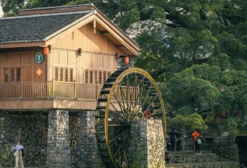 南靖云水谣古镇+土楼1日游【市区上门接送+含餐赠登楼】多套餐【便捷无忧，厦门市区酒店上门接，直达云水谣古镇，省心出行。】