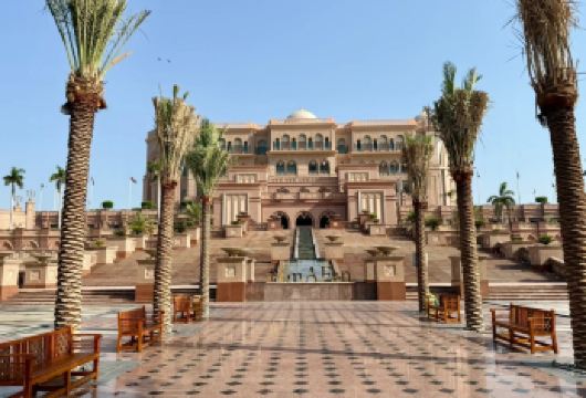 阿联酋阿布扎比包车一日游【10小时-2-6人小团-中文司导】【阿布扎比位于波斯湾阿联酋中西部，是一个T字形岛屿城市。它是阿联酋的首都】