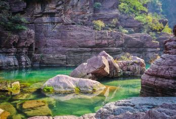 河南云台山红石峡-小寨沟-猴山一日游【本地司机，路线流畅不误事儿，一天内体验云台山的峡谷奇观、秀美水景和生态趣味。】