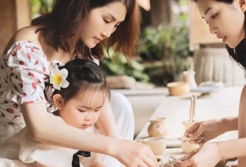 【亲子优选】西双版纳野象谷+曼掌村一日游 丨可选独立小团【[亲子路线]版纳亲子推荐，游戏互动，亲触非遗，一起动手制作贝叶经、制傣陶、花样造纸等当地特色体验】