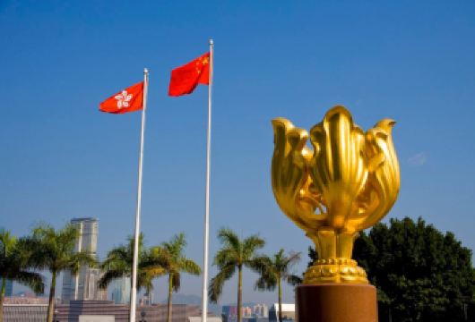 【香港经典景点一日游+含午餐】太平山顶+星光大道+维多利亚港【[多样选择]特惠精选路线/甄选纯玩路线/豪华20人小团可选，多地出发+多行程可选(总有一款适合您)】