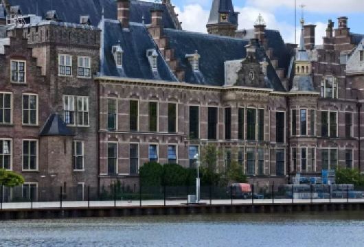 荷兰阿姆斯特丹往返鹿特丹+海牙+戴珍珠耳环的少女【中文定制】【专属私密，一家一团，尽享自在旅途。】