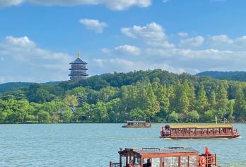 杭州雷峰塔+西湖游船环湖(不登岛)+2小时人文讲解服务半日游【经典景点，甄选代表性景观，深入解读其历史人文价值，确保行程核心体验的深度与高度】