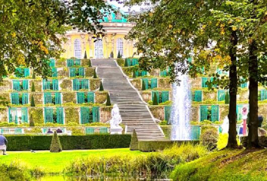德国柏林*波茨坦无忧宫一日游【历史地标串联：波茨坦普鲁士皇家园林+柏林两大核心地标，从皇家风情到德国政治文化象征，体验层次丰富。】