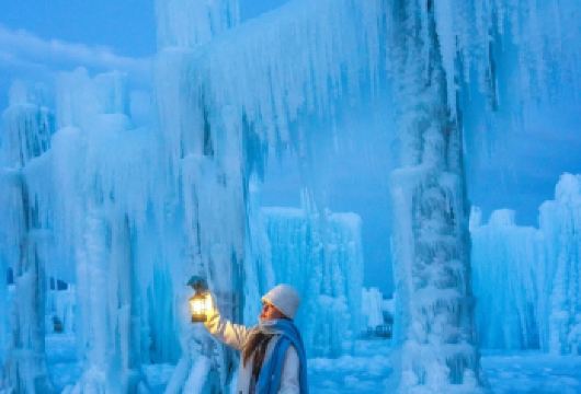 赠航拍+门票【赛里木湖环湖5小时+果子沟一日游】上门接送【[核心优势]1-6人拼小团/严选金牌司导轻车熟路/市区内免费上门接送服务】
