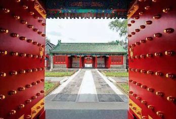 恭王府+颐和园一日游【2-7人英文私家团专车专导上门接送】【英文导游一对一服务、全程陪玩讲解、上门接送，出发时间自由、赠矿泉水。】