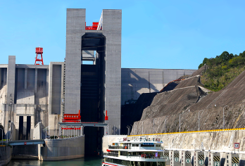 全域游两坝一峡(葛洲坝船闸线+升船机线)船过三峡大坝一日游【升船机船过三峡大坝体验不一样的风景】