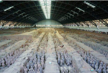 中国西安精品一日游：兵马俑+回民街+城墙 T 多语种导游可选【专业行程规划，可私人订制行程，交通无缝衔接，省去辗转烦恼。】