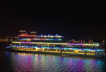 宜昌交运 长江夜游 【含船票+回程车】过船闸 体验水涨船高【乘坐长江三峡系列豪华游轮过葛洲坝船闸，体验水涨船高。】