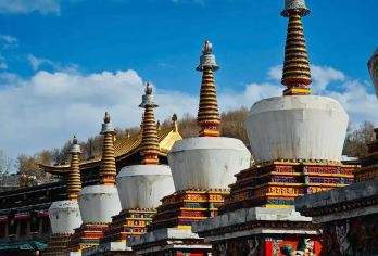 塔尔寺+青海湖+拉脊山一日游【日月山 | 可上门接送】【1，达人带队，精选线路，深度体验，创新玩法，贴心管家，摄影帮手，路上美景随走随停！】