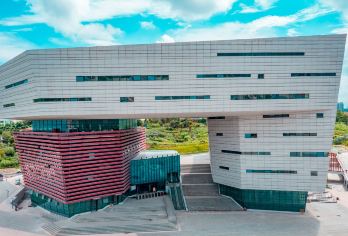 贵阳特色|亲子必选！黔灵山・弘福寺祈福・省博物馆精品游【VIP私人高级定制行程、专属中文司机、舒适包车出行、景点随心调】