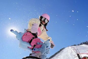 江西靖安国际滑雪场一日游【『冬季滑雪必打卡』含雪板雪鞋雪杖】【[特惠赠送]雪具三件：雪板雪鞋雪杖】