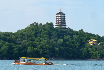 六安市区包车往返｜万佛湖+金汤池温泉度假村一日包车游【[一对一包车]专车上门接送，车辆费用全含】